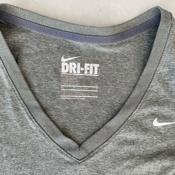NIKE Dri-fit Grey Workout T-Shirt - Size XS - Picture 4 of 5